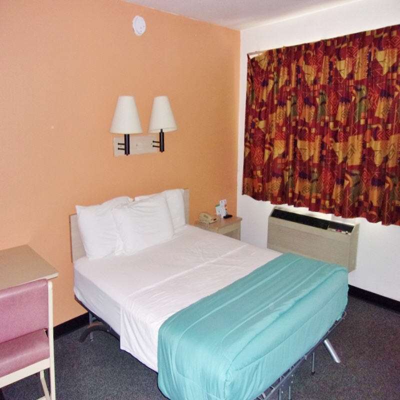 Anderson Inn, Anderson, Indiana Room photo